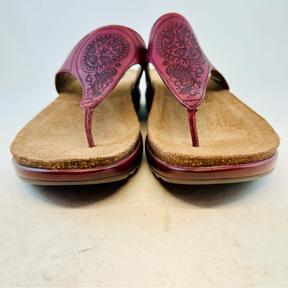 Dansko Burgundy Wine Priya Thong Low Wedge Sandals size 37 6.5 7 - Picture 3 of 11